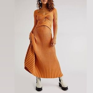 NWT Free People Marnie knit midi dress. 🧡